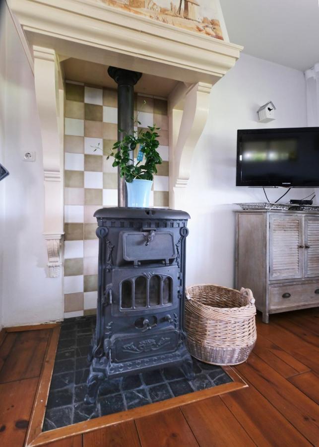 Idyllisch En Knus Huisje Met Prachtige Veranda. Oterleek Exteriör bild